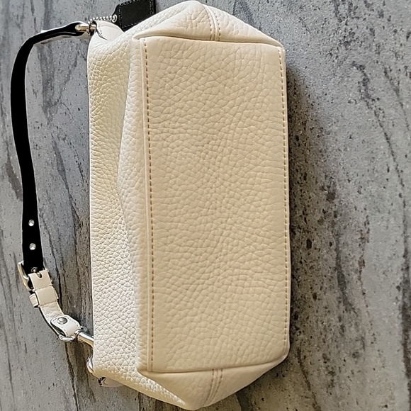 COACH Small/Mini Leatherware Bag Ivory Pebble Leather NWOT - Picture 2 of 13